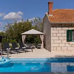 Experience Village Life - Jokini Dvori With Private Pool