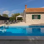 Holiday home Experience Village Life - Jokini Dvori With Private Pool Pakovo Selo