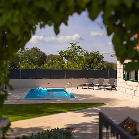 Tatil Evi Experience Village Life - Jokini Dvori With Private Pool Pakovo Selo