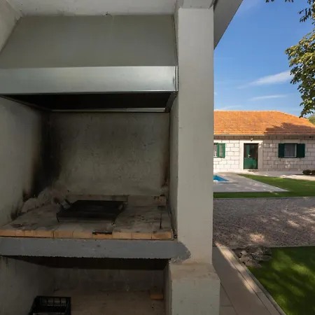 Experience Village Life - Jokini Dvori With Private Pool Vakantiehuis