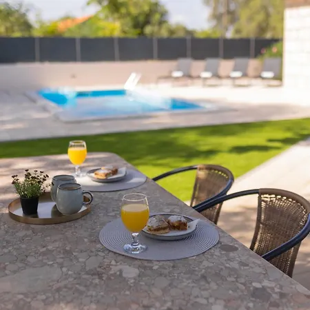 Σπίτι διακοπών Experience Village Life - Jokini Dvori With Private Pool Pakovo Selo