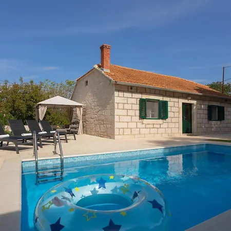 Experience Village Life - Jokini Dvori With Private Pool