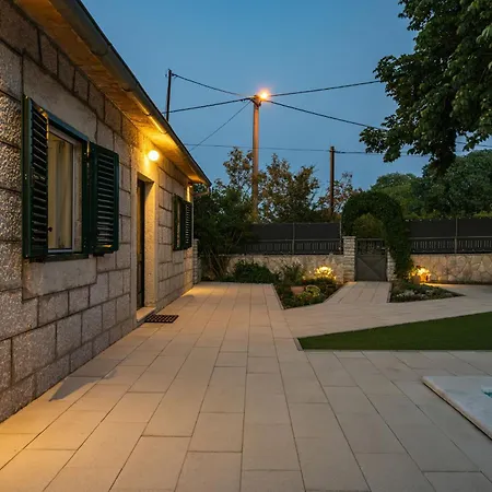 Tatil Evi Experience Village Life - Jokini Dvori With Private Pool Pakovo Selo