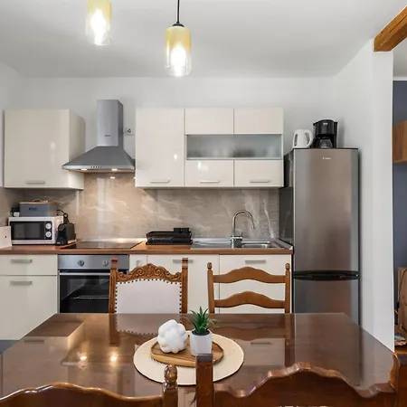 Tatil Evi Experience Village Life - Jokini Dvori With Private Pool