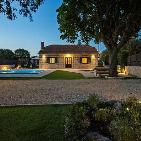 Experience Village Life - Jokini Dvori With Private Pool Tatil Evi Pakovo Selo
