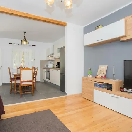 Vakantiehuis Experience Village Life - Jokini Dvori With Private Pool