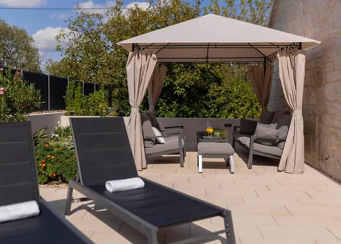 Experience Village Life - Jokini Dvori With Private Pool