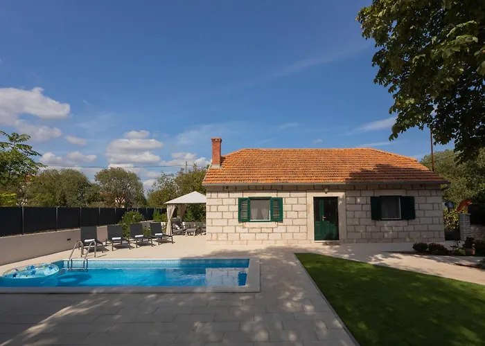 Experience Village Life - Jokini Dvori With Private Pool Casa de Férias Pakovo Selo