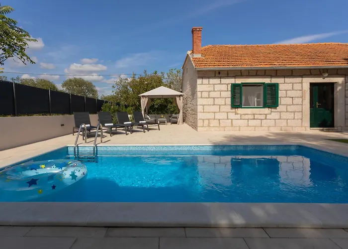 Vikendica Experience Village Life - Jokini Dvori With Private Pool Pakovo Selo