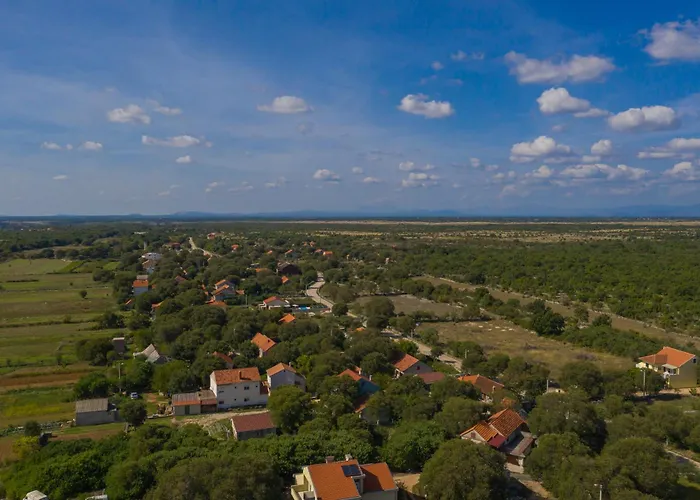 Vikendica Experience Village Life - Jokini Dvori With Private Pool