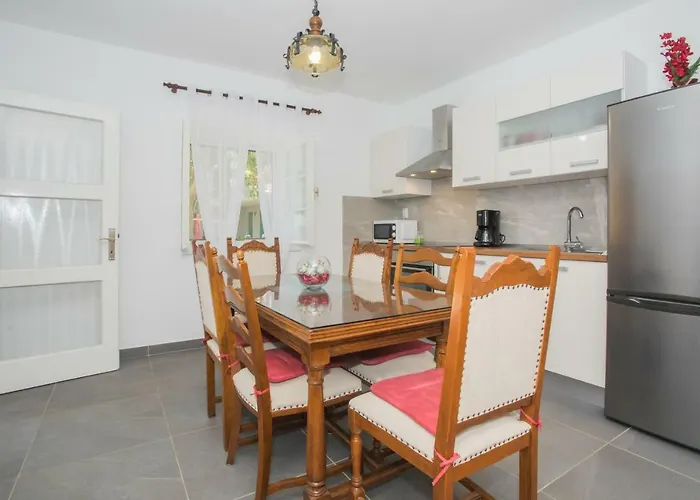 Experience Village Life - Jokini Dvori With Private Pool בית נופש Pakovo Selo