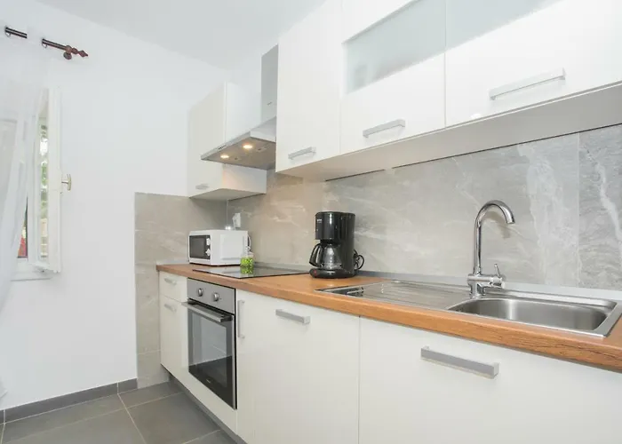 בית נופש Experience Village Life - Jokini Dvori With Private Pool